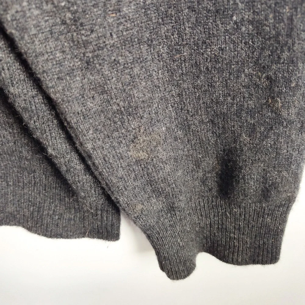 Club Room Sweater 100% Cashmere Size XL Mens V-Neck‎ Charcoal Gray Warm Preppy